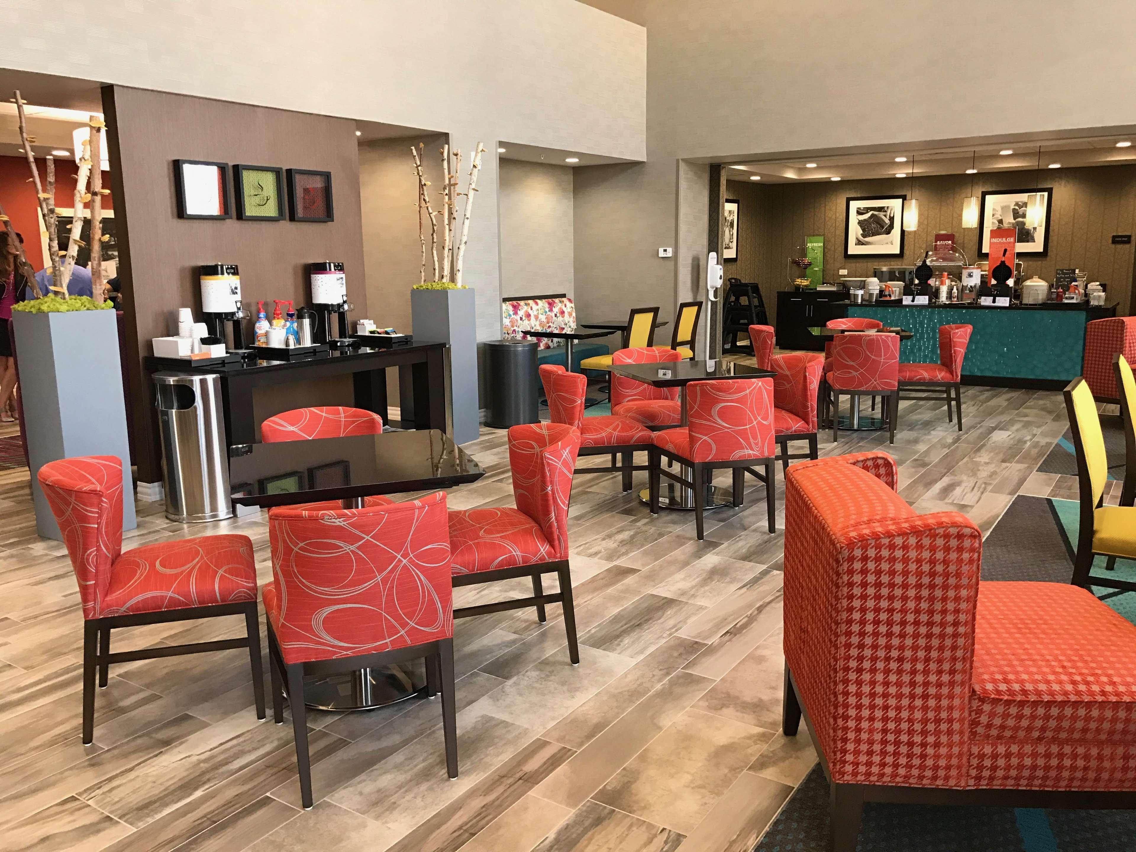 Hotel Hampton & Suites-moore